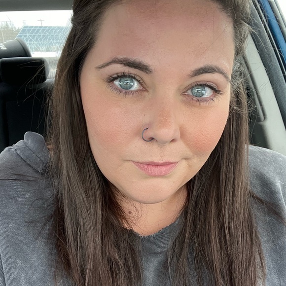 Meet your Posher, Andrea - Picture 1 of 1